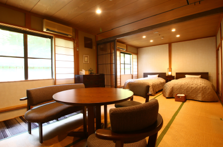 Spacious japanese-style room 16tatami